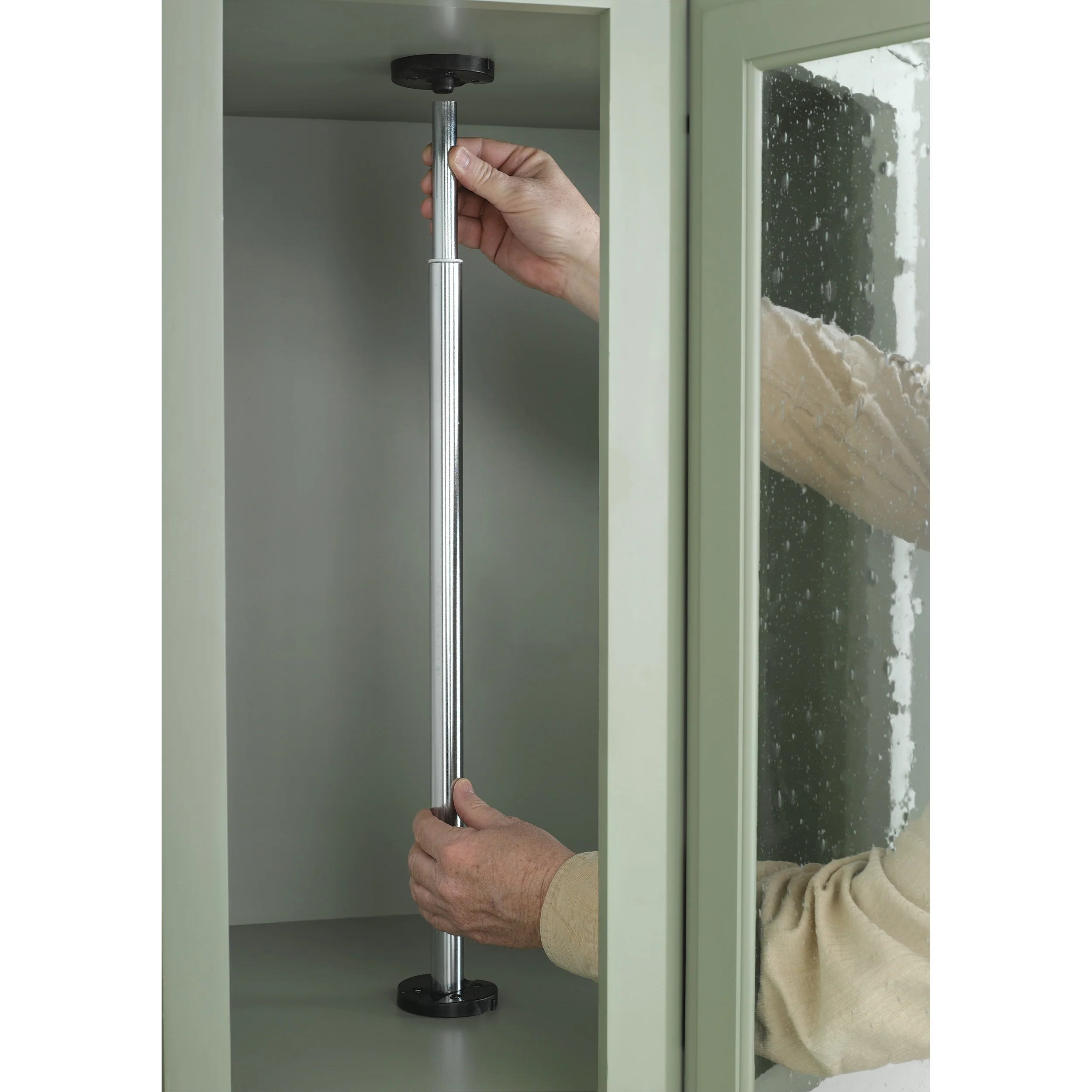 18 in White Polymer Full Cir Lazy Susans 3-Shelf White  18 in (457 mm) W x 18 in (457 mm) D x 31 in (787 mm) H - Image 2
