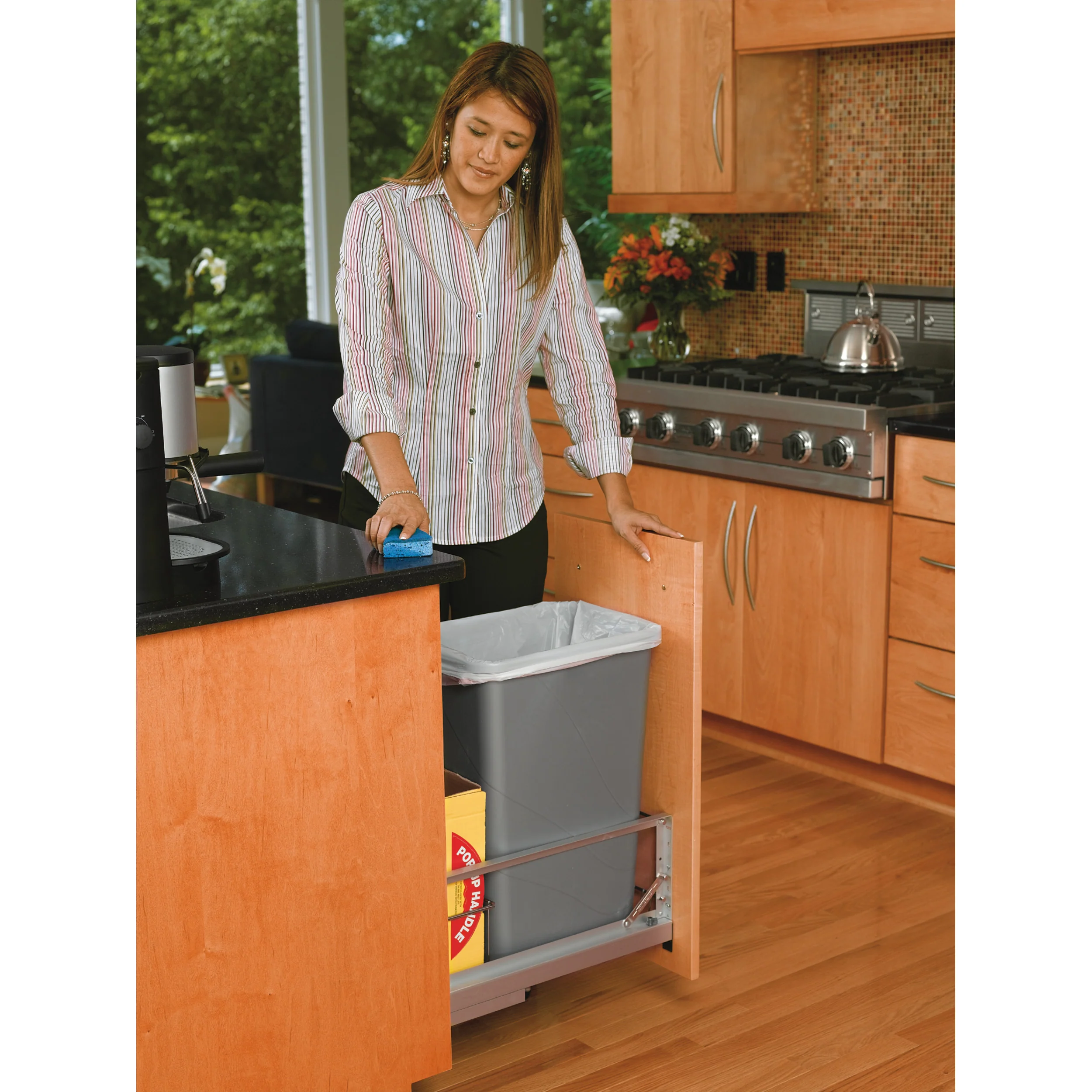50 Qrt Pull-Out Waste Container Silver  10.75 in (273 mm) W x 21.94 in (557 mm) D x 23.13 in (588 mm) H - Image 4